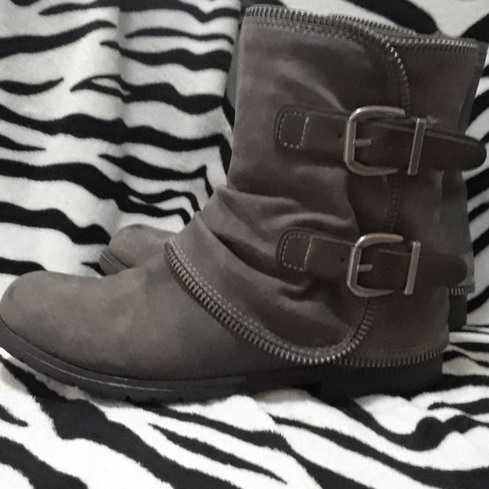 Not Rated , motorcycle style boot, size 8.5